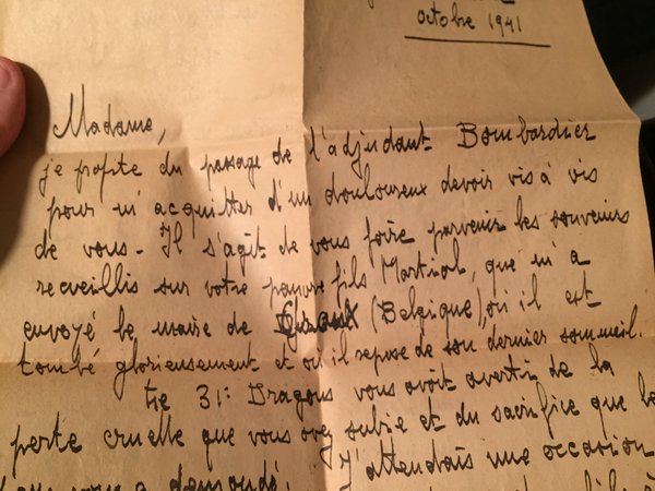 ... la lettre qui annonce son décès à sa mère, "votre pauvre fils Martial" "tombé glorieusement" #Madeleineproject https://t.co/E0whRWgA4A
