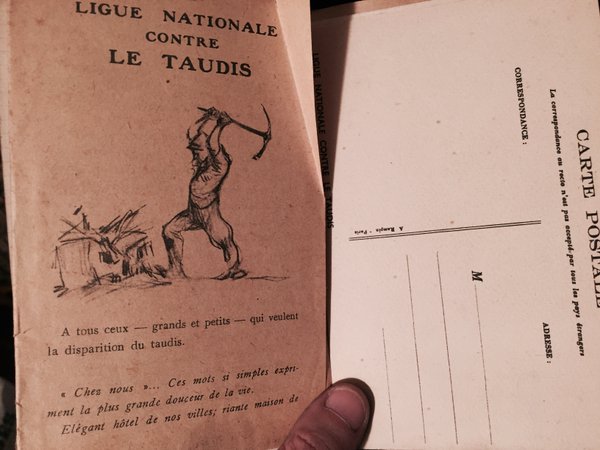 Il y a des cartes postales de la "Ligue nationale contre les taudis" (https://t.co/TzJrFja77a) #Madeleineproject https://t.co/2fHmDCpp0L