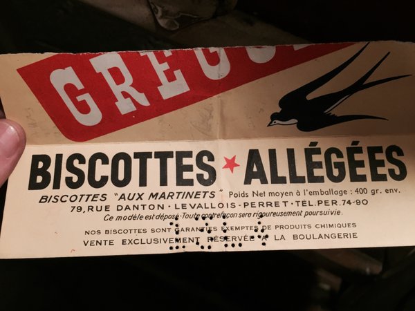 Liste de courses écrite derrière un emballage de biscottes allégées #Madeleineproject https://t.co/BDoY7EtOF6